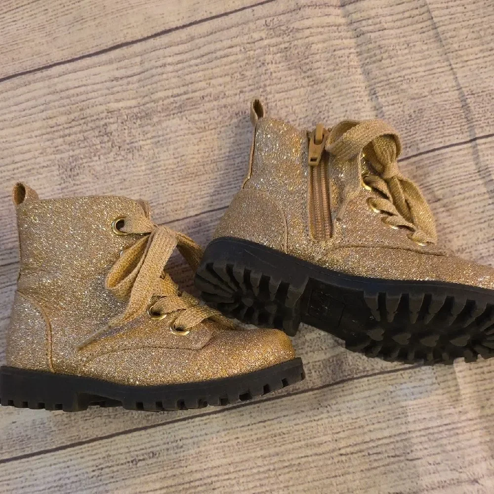 Target Gold Ankle Boots with Lace-Up Closure and Rubber Sole